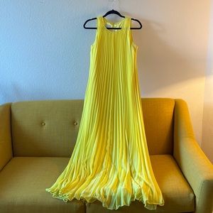 Donna Morgan yellow gown size 6